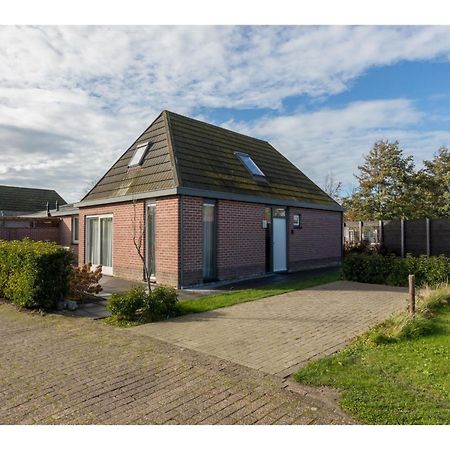 Family House On A Small Park With A Large Playing Field Serooskerke  Exterior photo
